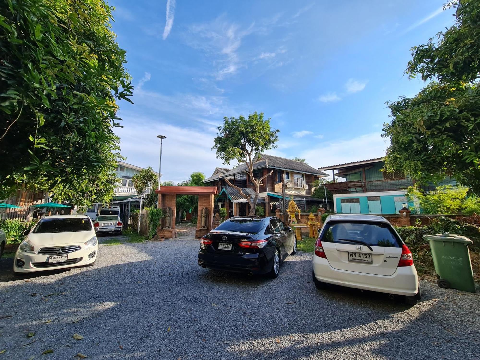 Tepbunthomhouse Ayutthaya Apartment Bagian luar foto