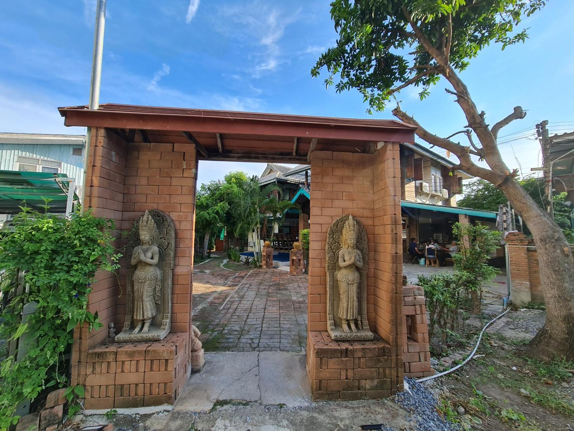 Tepbunthomhouse Ayutthaya Apartment Bagian luar foto