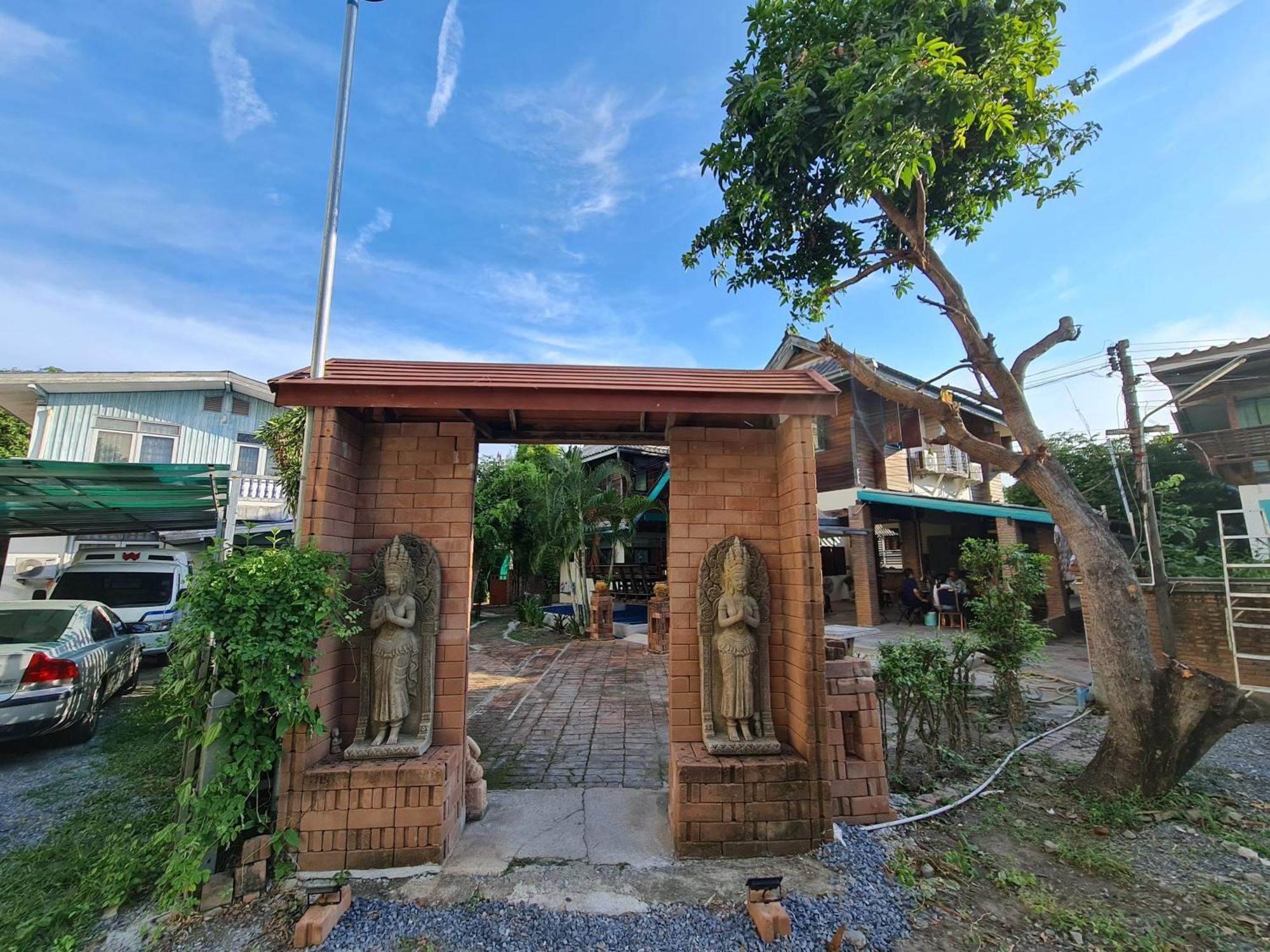 Tepbunthomhouse Ayutthaya Apartment Bagian luar foto