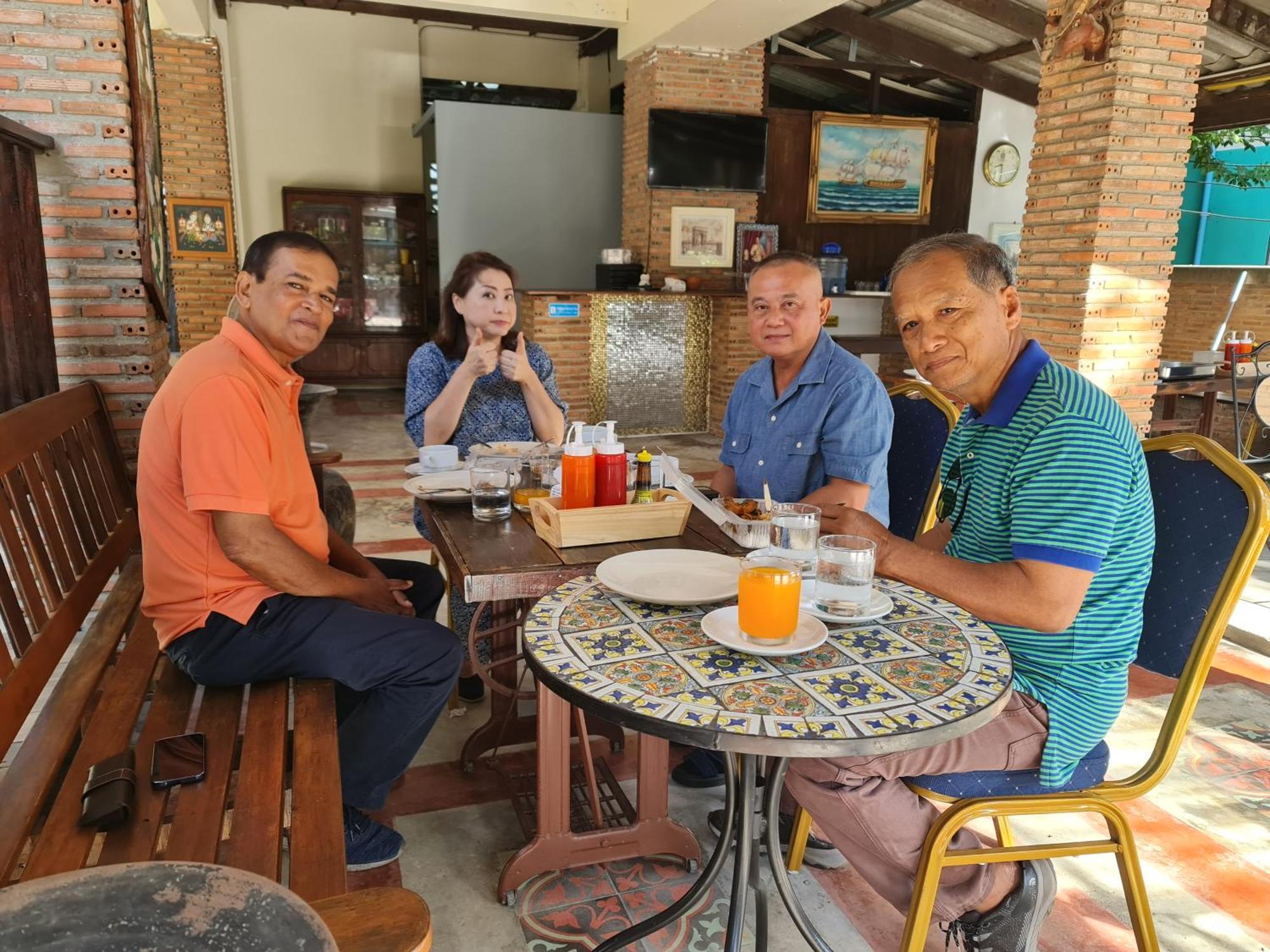 Tepbunthomhouse Ayutthaya Apartment Bagian luar foto